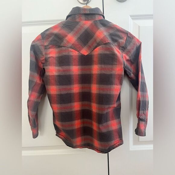 Wrangler Youth size Medium RETRO Premium long sleeve button up with snaps! NWOT - Picture 2 of 13